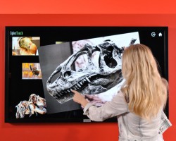 CyberTouch представляет линейку 4K дисплеев с поддержкой MultiTouch